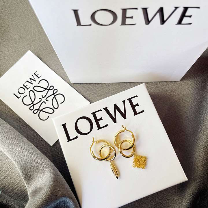 Loewe 彼女へのプレゼント
